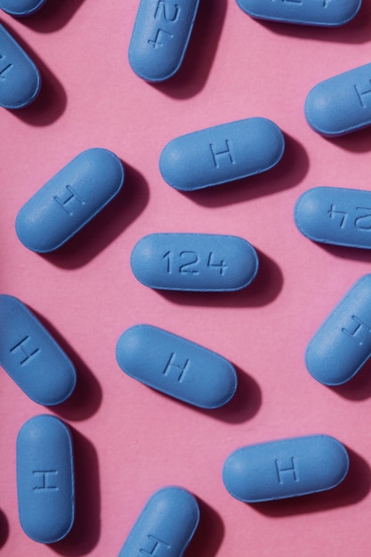 HIV 감염 치료를 위한 다른 알약의 클로즈업 PreExposure용 PrEP 알약