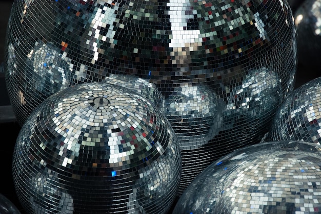 Photo close-up of disco balls