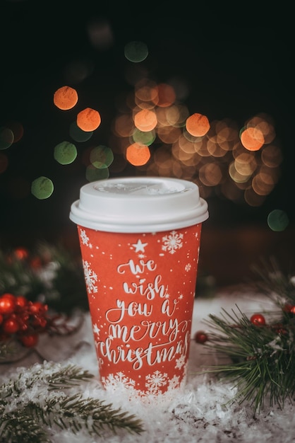 Photo close-up of disposable coffee cup