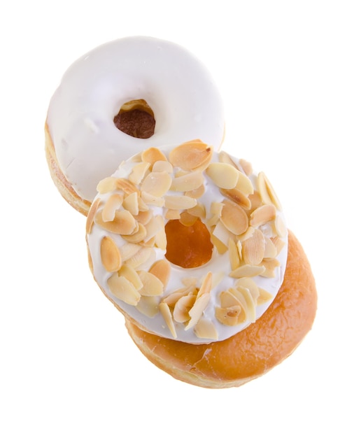 Photo close-up of donut against white background