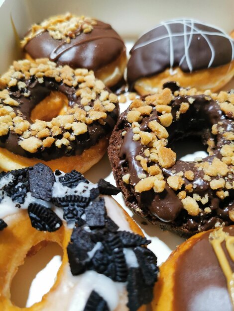 Photo close-up of donuts on plate