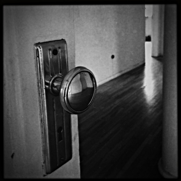 Photo close-up of door knob