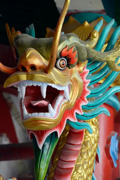 Photo close-up of dragon sculpture