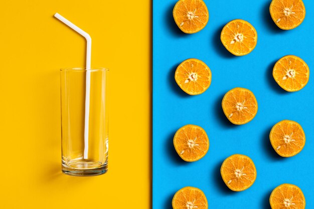 Photo close-up of drink against orange background