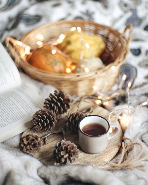 Photo close-up of drink in cup on table