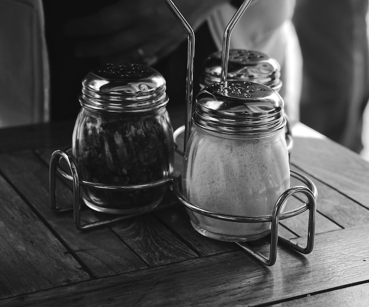 Photo close-up of drink in jar on table