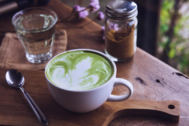 Photo close-up of drink on table