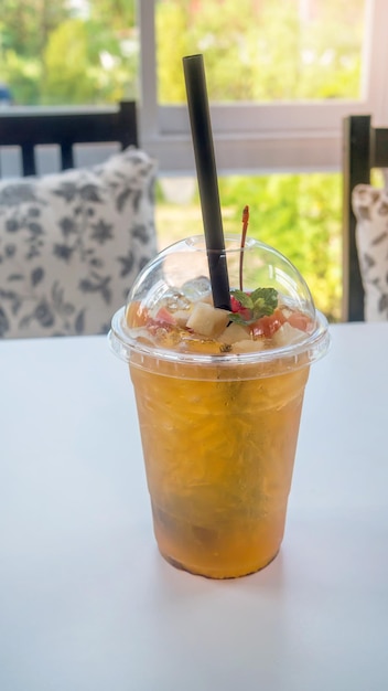 テーブルの上の飲み物のクローズアップ