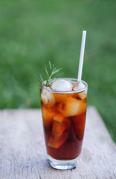 Photo close-up of drink on table