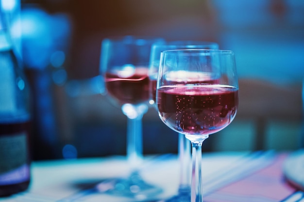 テーブルの上の飲み物のクローズアップ