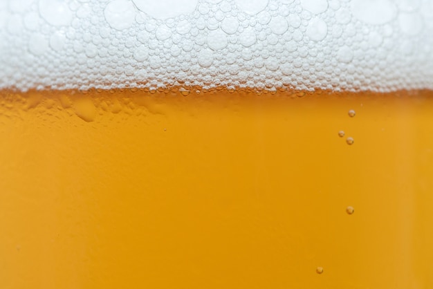 Foto close up gocce di una pinta di birra ghiacciata