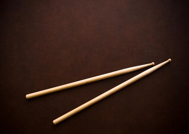 Photo close-up of drum sticks