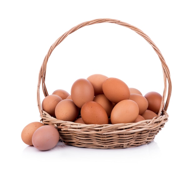 Photo close-up of eggs in basket