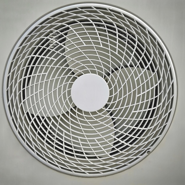 Foto prossimo piano del ventilatore elettrico