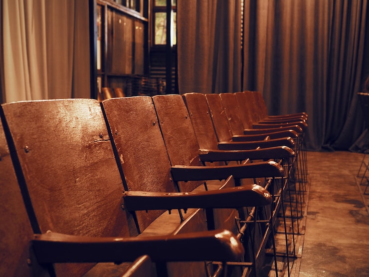Photo close-up of empty chairs at home