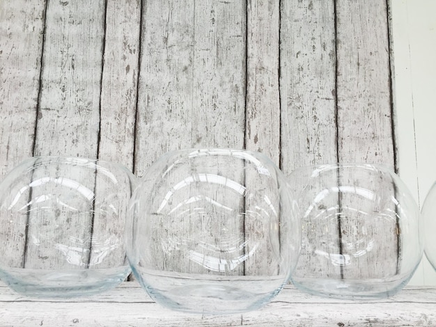 Photo close-up of empty glass on table