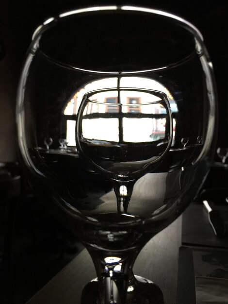 Photo close up of empty wine glass