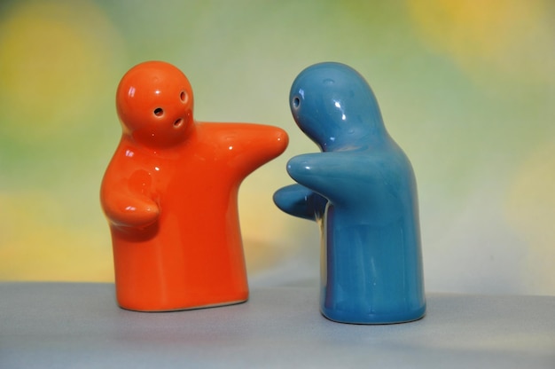 Photo close-up of figurine on table