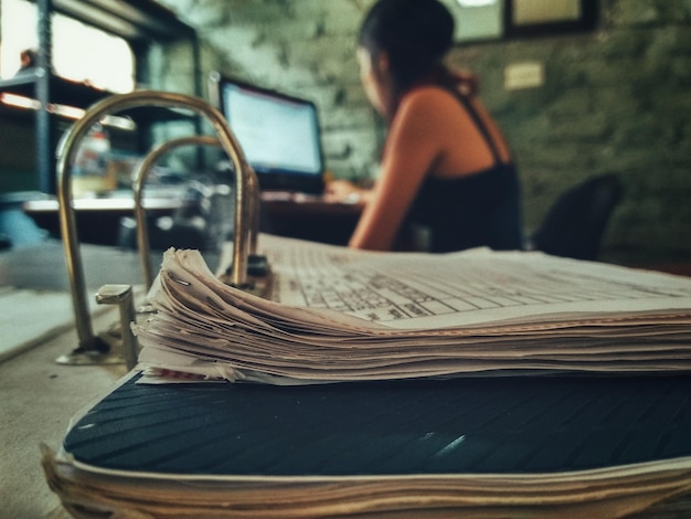 Photo close-up of file on table