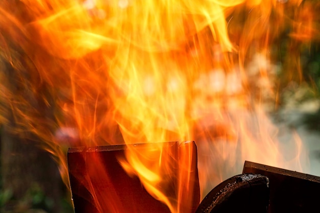 Foto prossimo piano dell'incendio