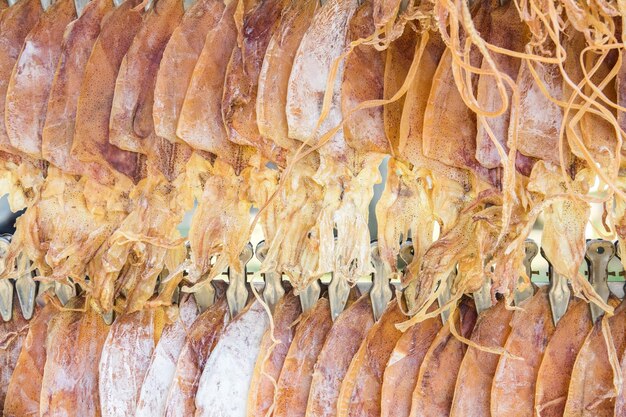 市場で販売する魚のクローズアップ