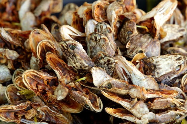 Foto close-up di pesce per la vendita al mercato