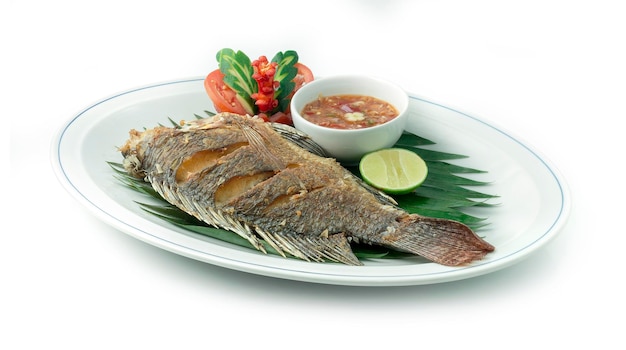 プレートで提供される魚のクローズアップ