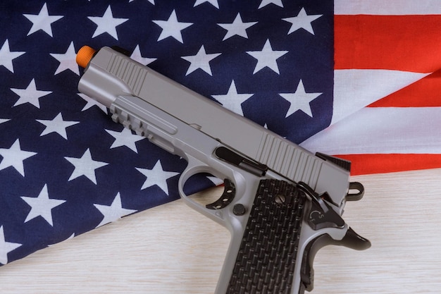 Photo close-up of flag on floor