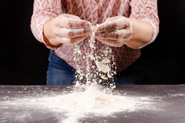 Photo close-up of flour splashing