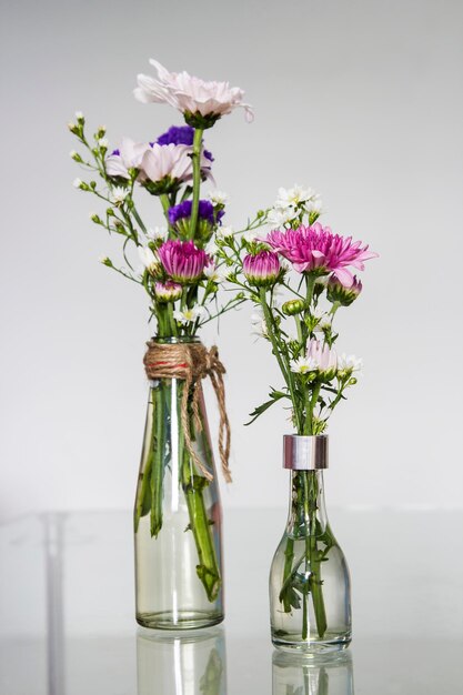 Photo close-up of flower vase on table