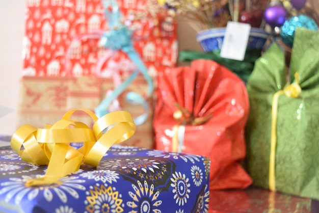 Photo close-up of flowers on table