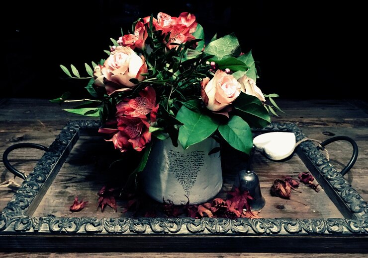 Photo テーブルの上の花のクローズアップ