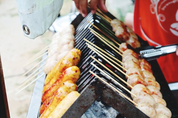 Photo close-up of food on barbecue grill