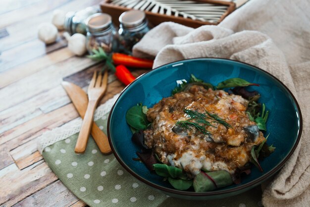 Photo close-up of food in bowl on table