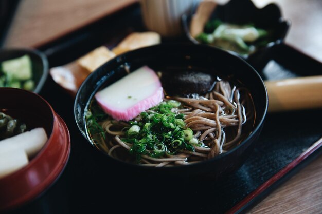 Photo close-up of food in bowl on table