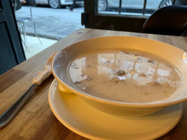 Photo close-up of food in bowl on table