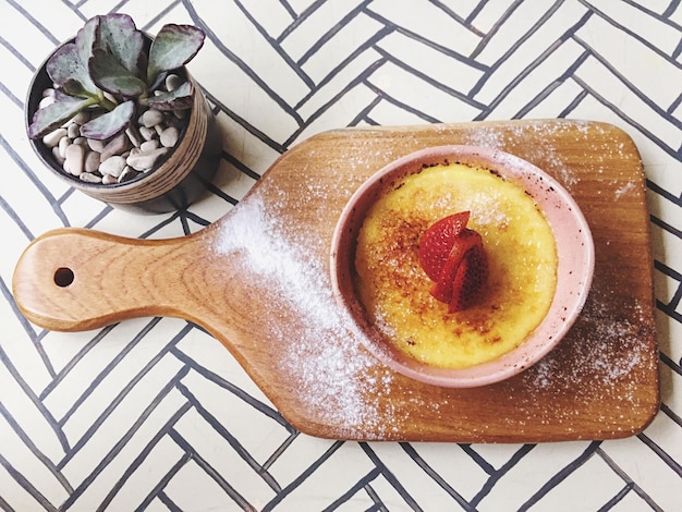 Photo close-up of food in bowl on table