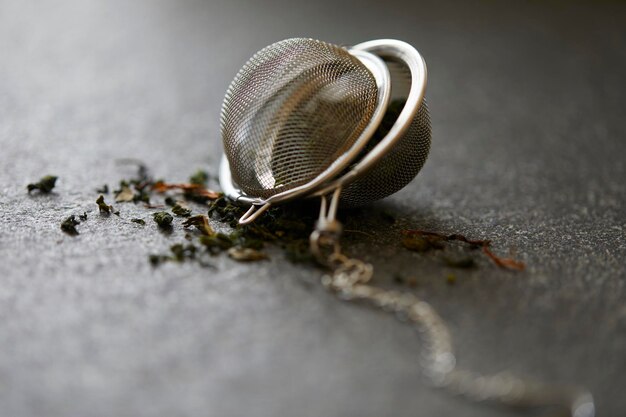 Foto prossimo piano di cibo in colander su tavola