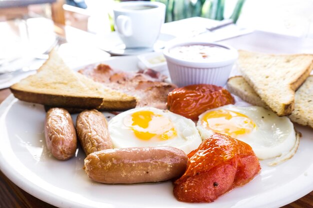 Photo close-up of food in plate