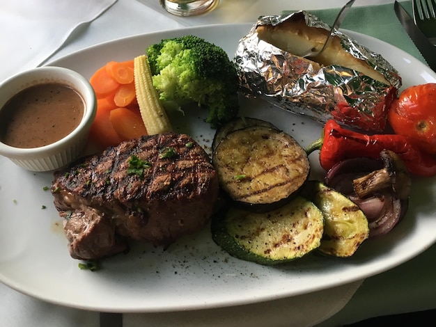 Photo close-up of food in plate