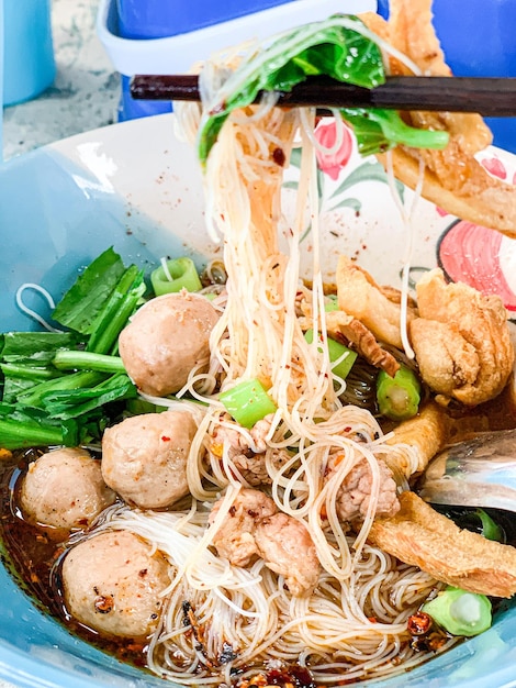 皿の中の食料のクローズアップ