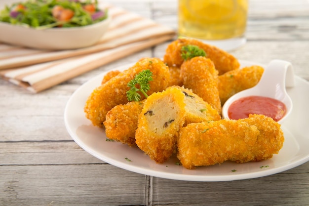 皿の中の食料のクローズアップ