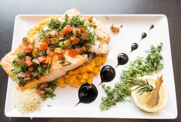 Photo close-up of food served in plate