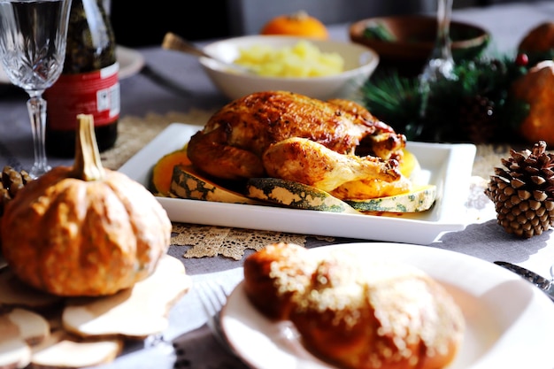 Photo close-up of food served on table