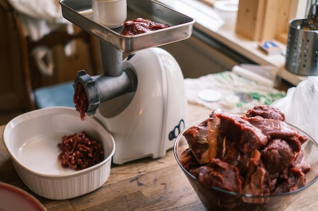 Foto prossimo piano del cibo servito a tavola