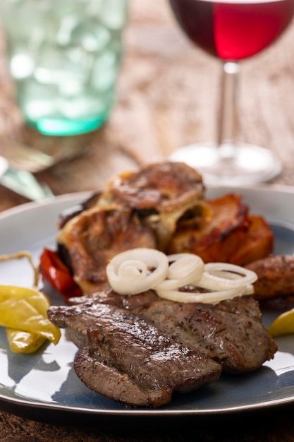 Photo close-up of food served on table