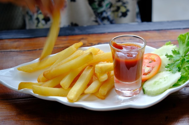 Photo close-up of food served on table