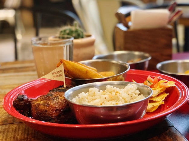 Photo close-up of food served on table