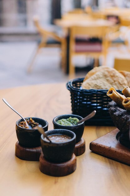 Foto prossimo piano del cibo sulla tavola