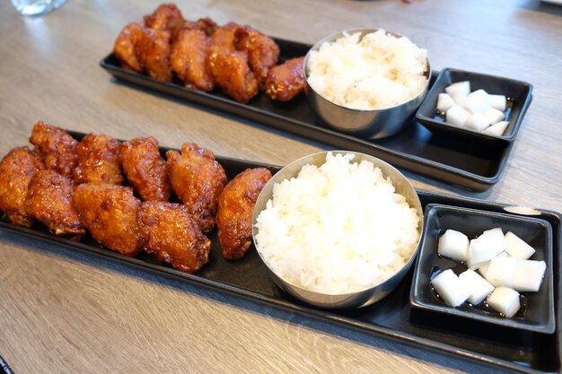 テーブルの上の食べ物のクローズアップ